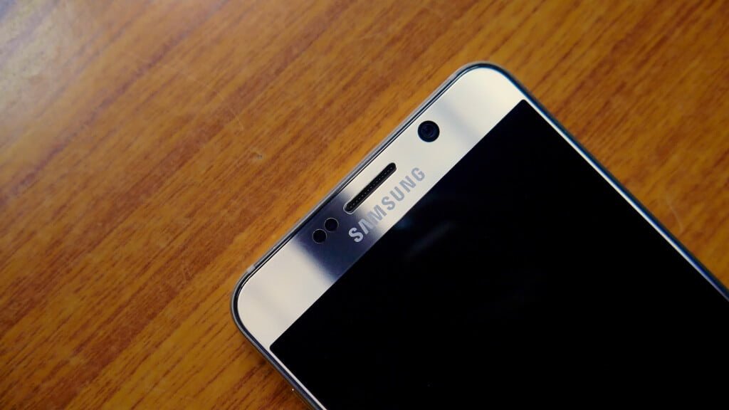 Samsung Galaxy Note 5 Front-Facing Camera