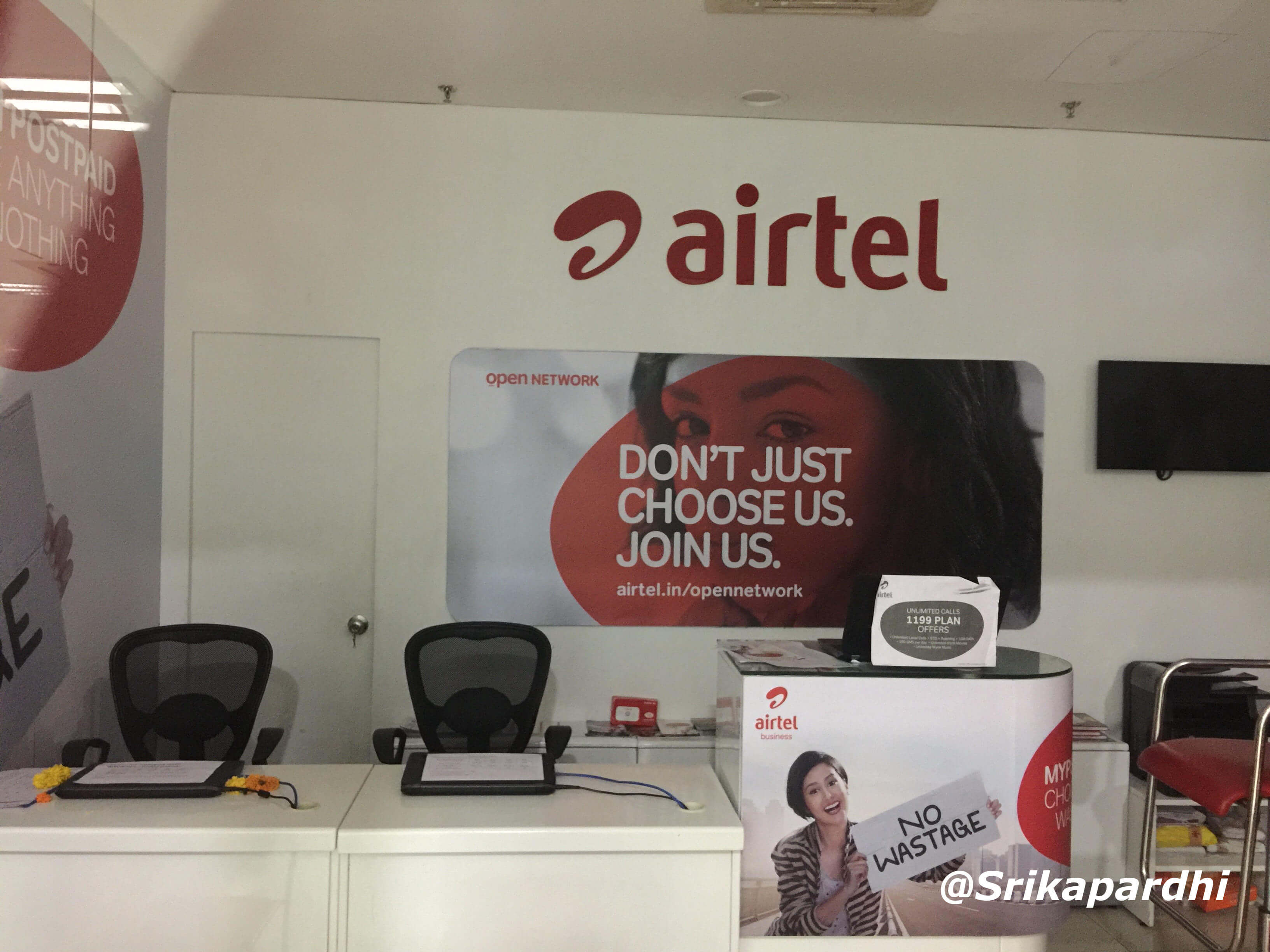 Bharti Airtel Q2 consolidated net income declines 4.9%, says mobile biz growth down due to free services by Jio