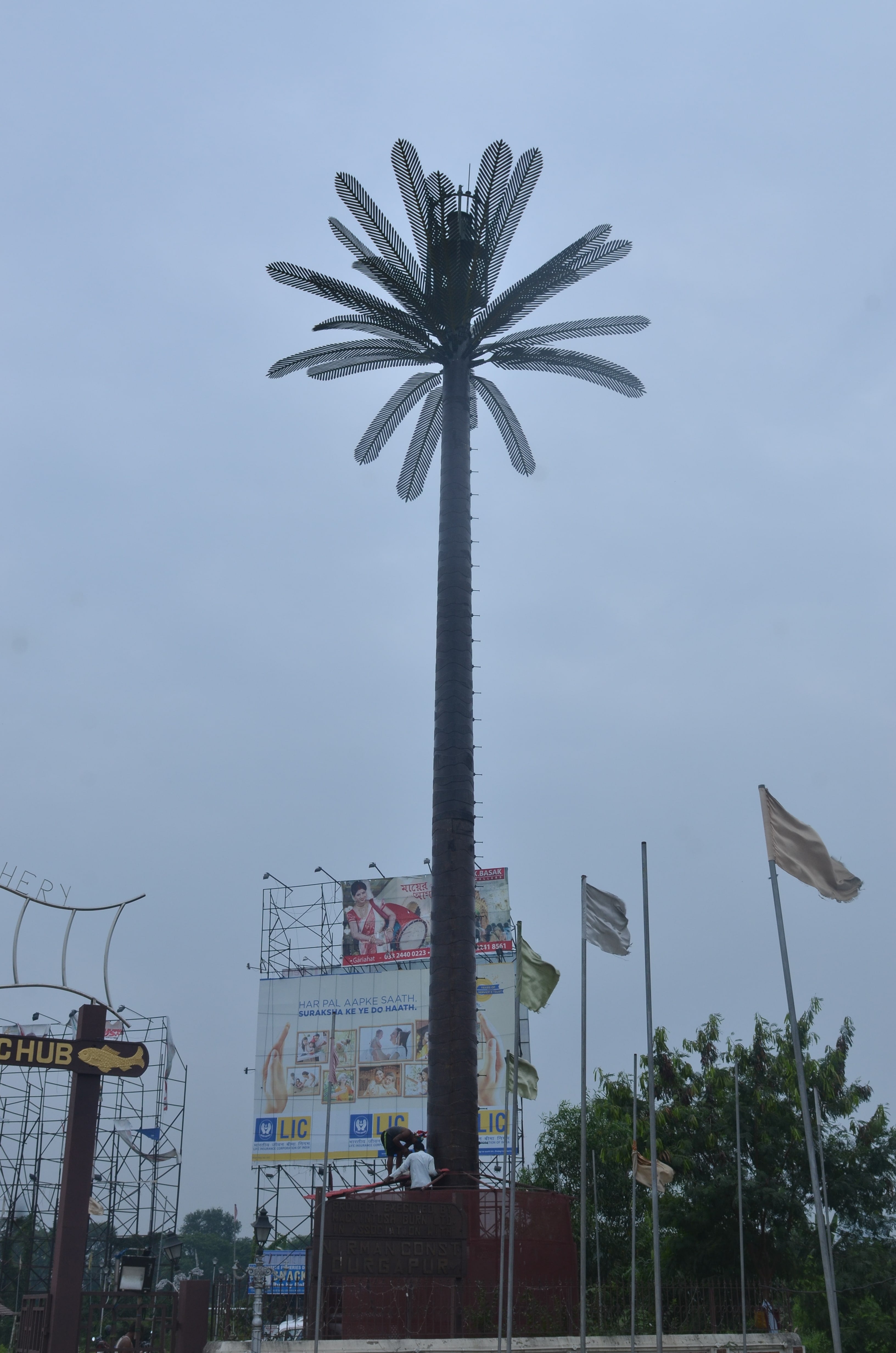 indus-towers-camouflaged-palm-tree