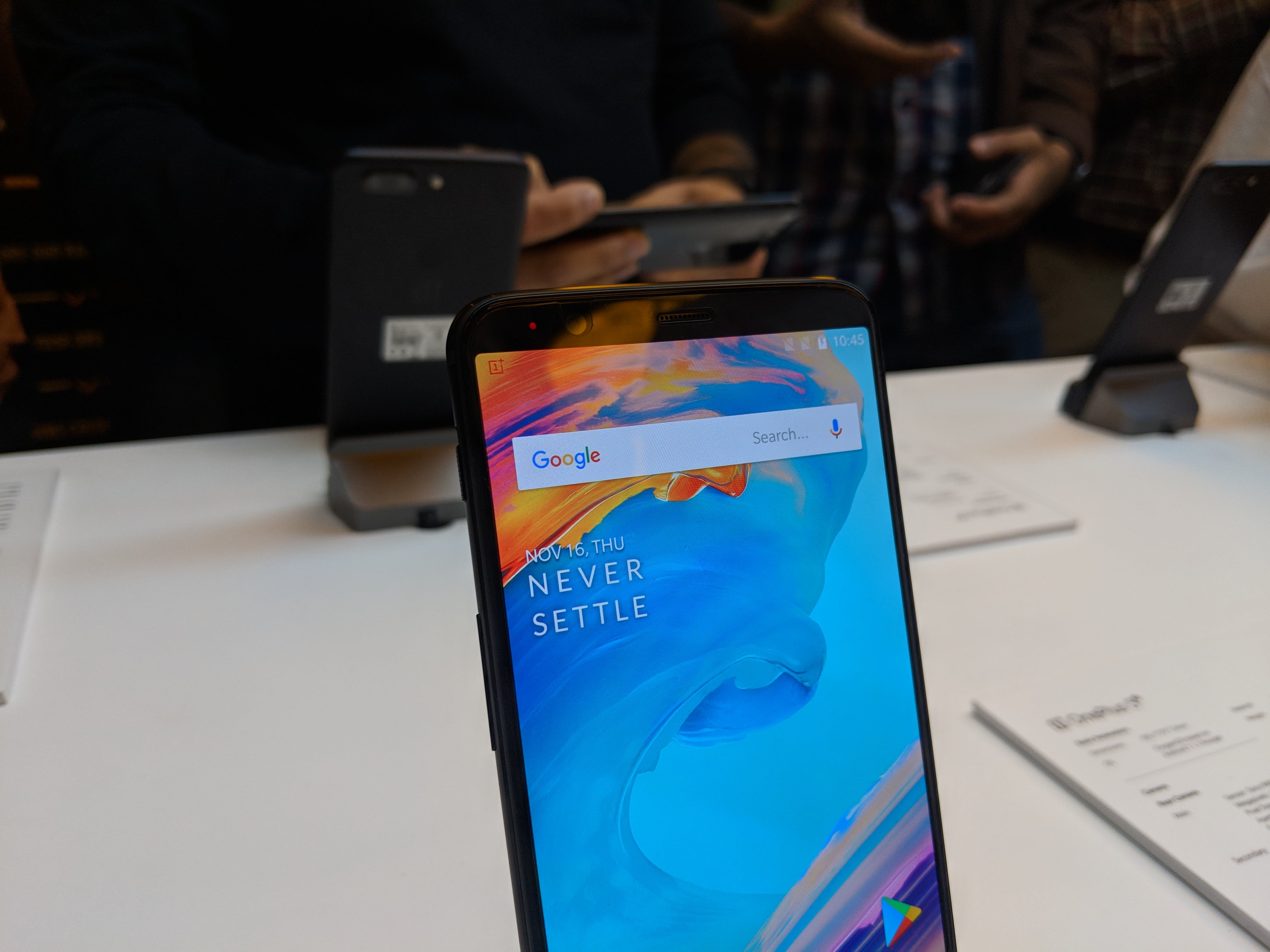 OnePlus 5T Users Will Get Additional 1008GB Data from Idea Cellular; Preview Sale Today at 4:30 PM on Amazon India
