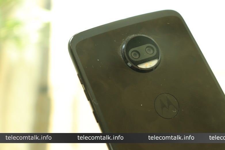 motorola-moto-z2-force-review-4