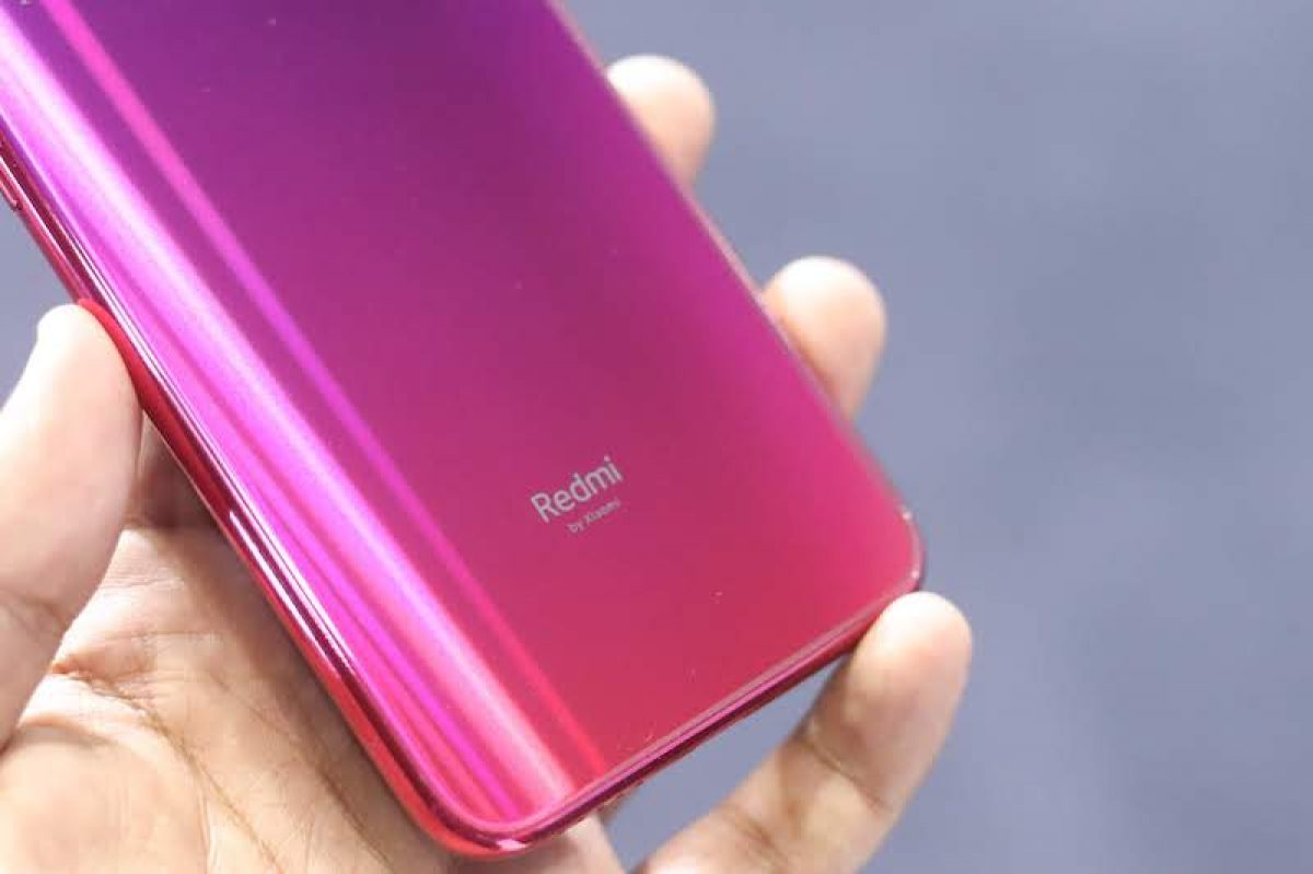 realme pink colour phone