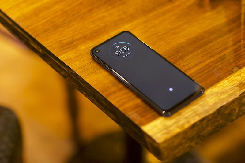 Motorola One Vision First Impressions  Tall 21 9 Display is the Highlight of this Mid Range Phone - 11