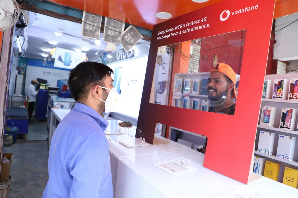 Vodafone Idea Installs Protective Shields at Telecom Retail Outlets in Delhi NCR - 97