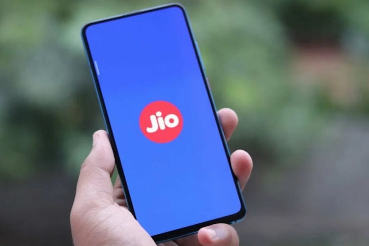 Reliance Jio ARPU Boosted by Tariff Hike But Growth Momentum Has Slowed - 69