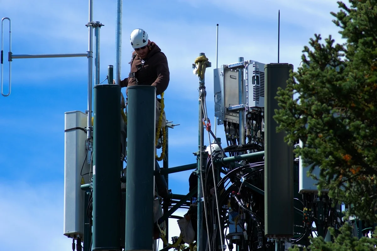 indian-telecom-operators-accelerate-network-deployments