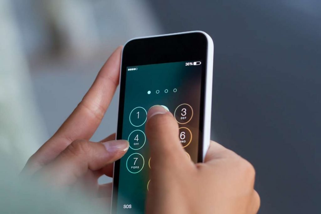 Indians Spent One-Third of Daily Waking Hours on Mobile Phones in 2021 - Vimarsana News