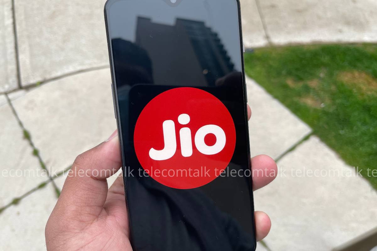 Reliance Jio Tests 5G on Vivo s X80 Series Smartphones - 95