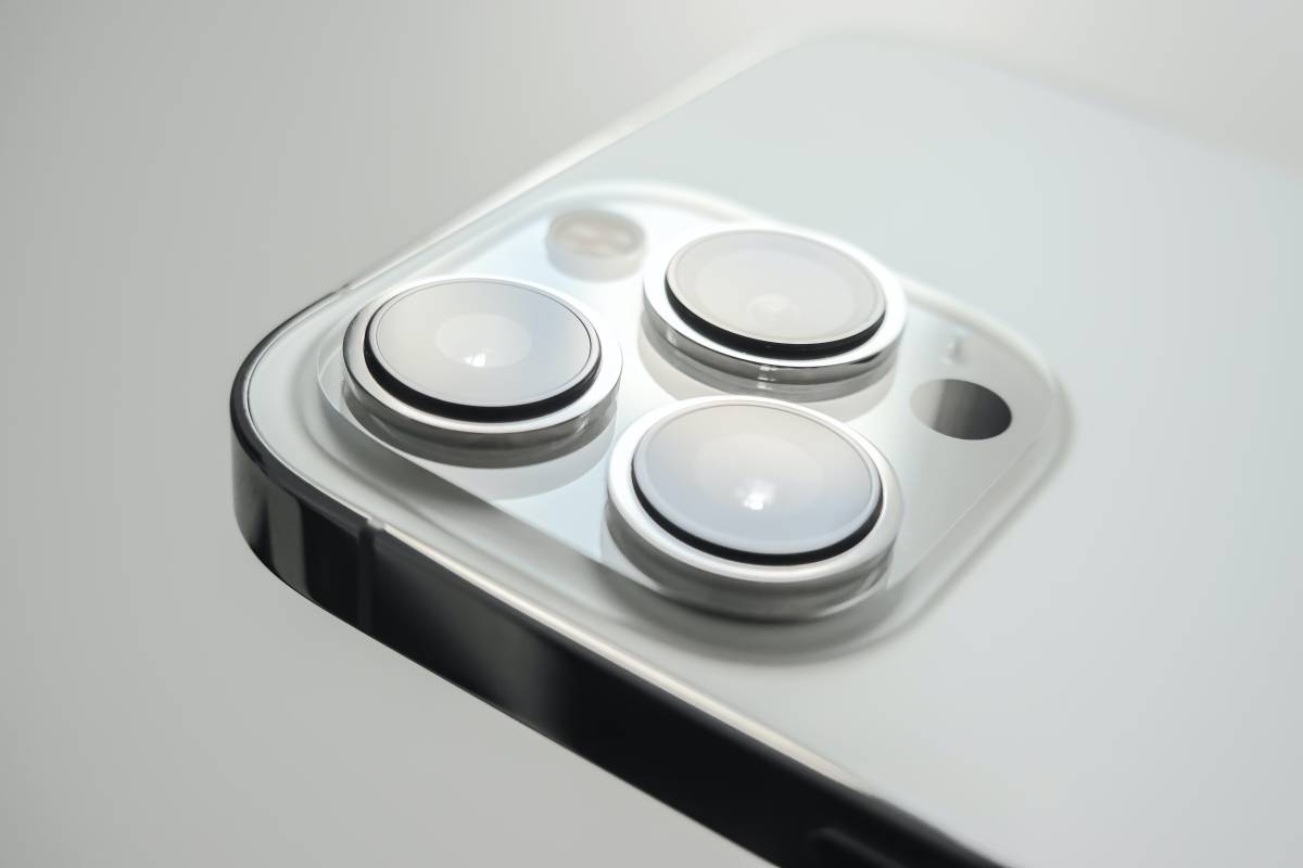 iPhone 15 Top Model Might Come With a Periscope Lens - 88