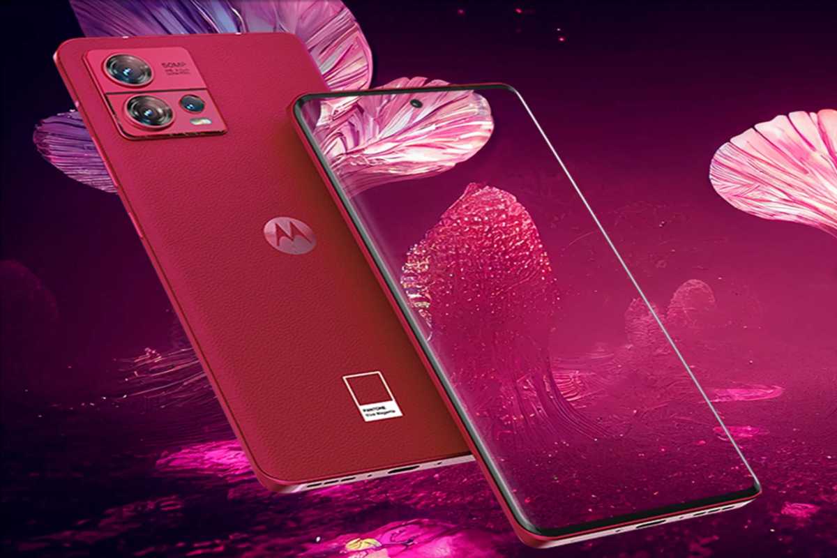 Motorola Brings edge 30 fusion in Pantone Colour of the Year 2023 - Viva  Magenta