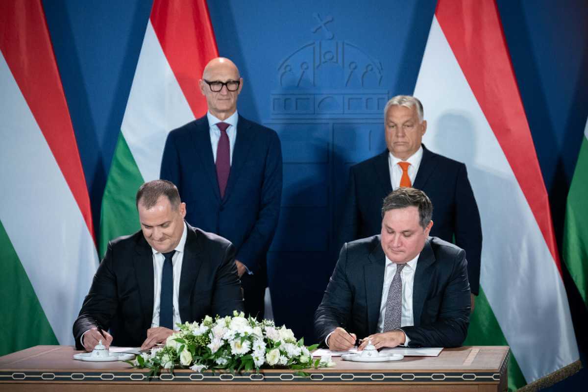 magyar telekom hungarian government commitment digital transformation