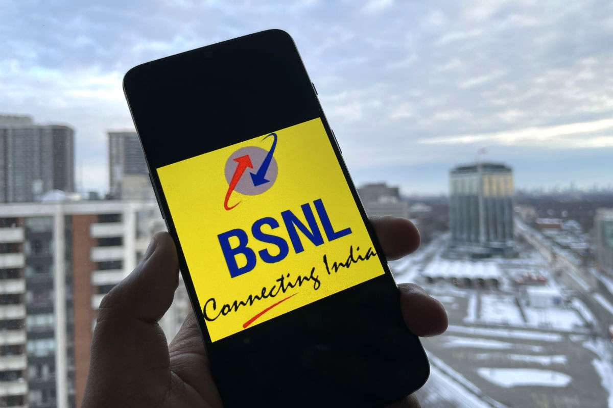 bsnl reports a net loss of rs