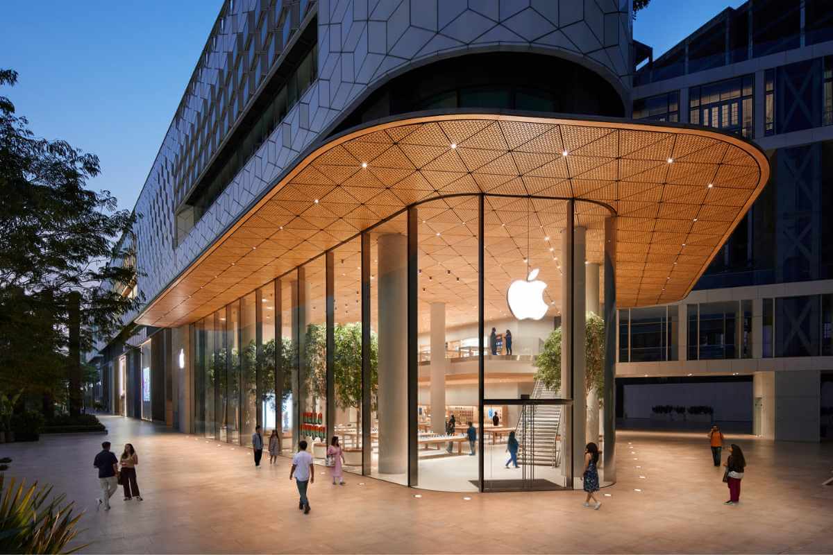 apple to open four more flagship stores