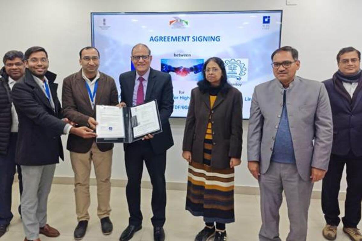 C-DOT and IIT Bombay Collaborate on Optical Transceiver Chipset for 6G Wireless Links