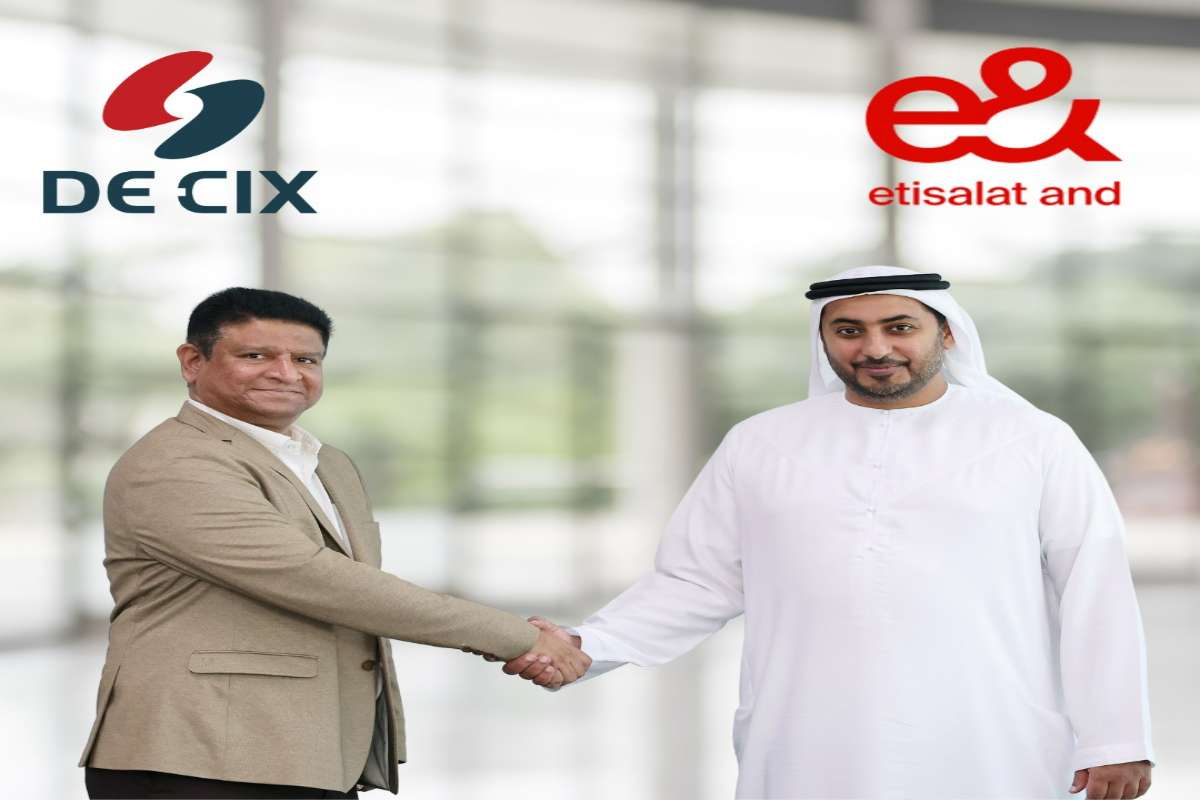 e and de cix partner to build