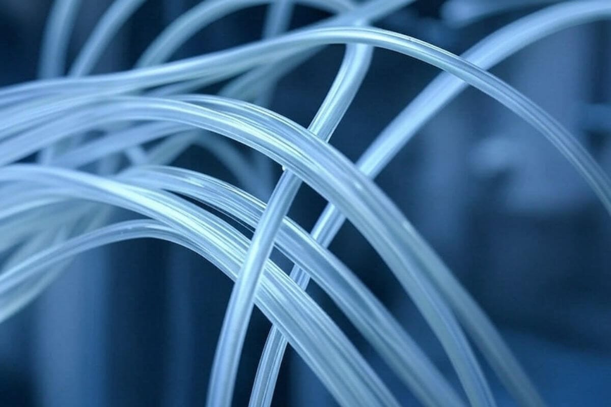 Six Lakh Villages in India to Be Connected with Fibre Network in Three Years: Report