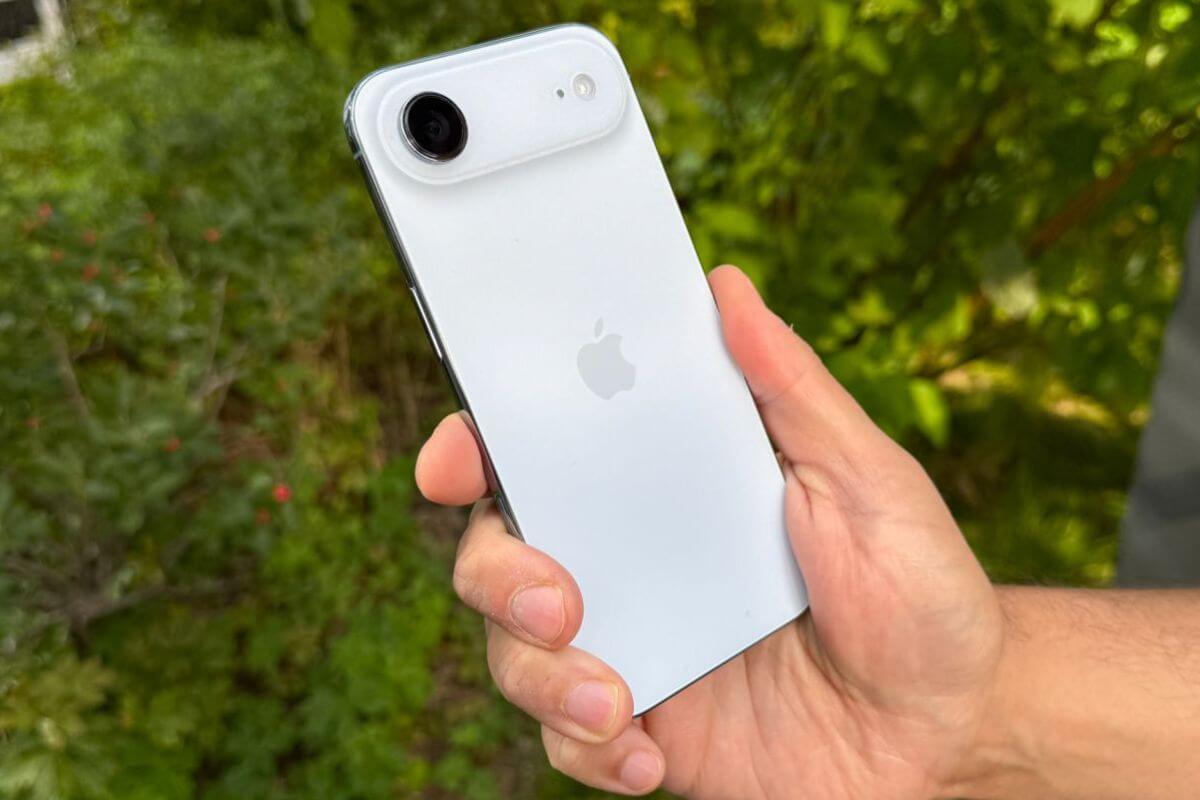 apple iphone air hits lowest price