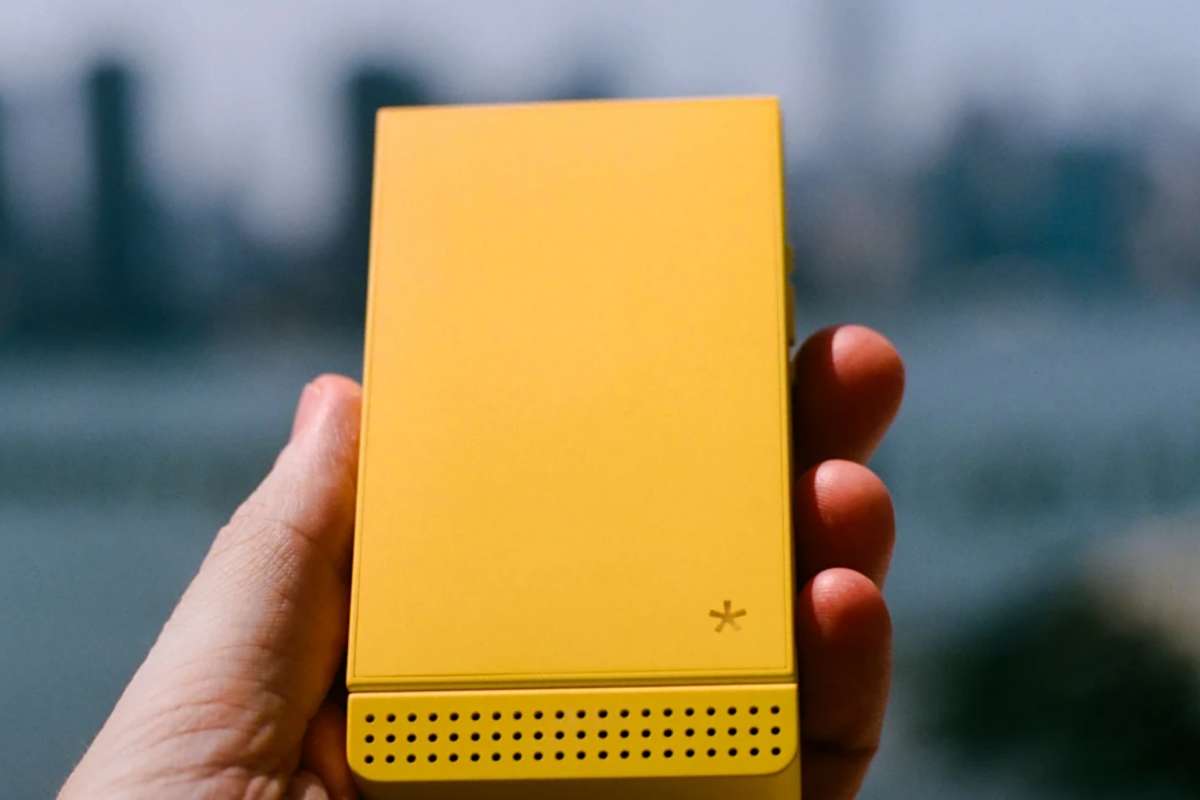 light phone is so cool wow design 3