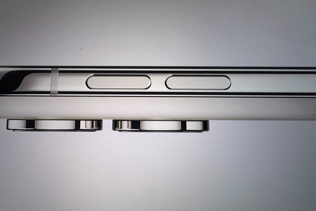 iphone duo first look 3